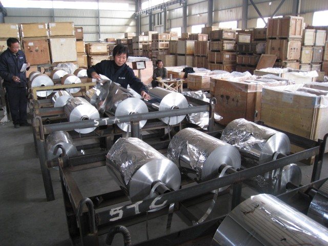 Rolling technology of claddding aluminum foil